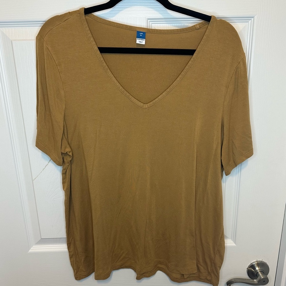 Tan Old Navy T Shirt